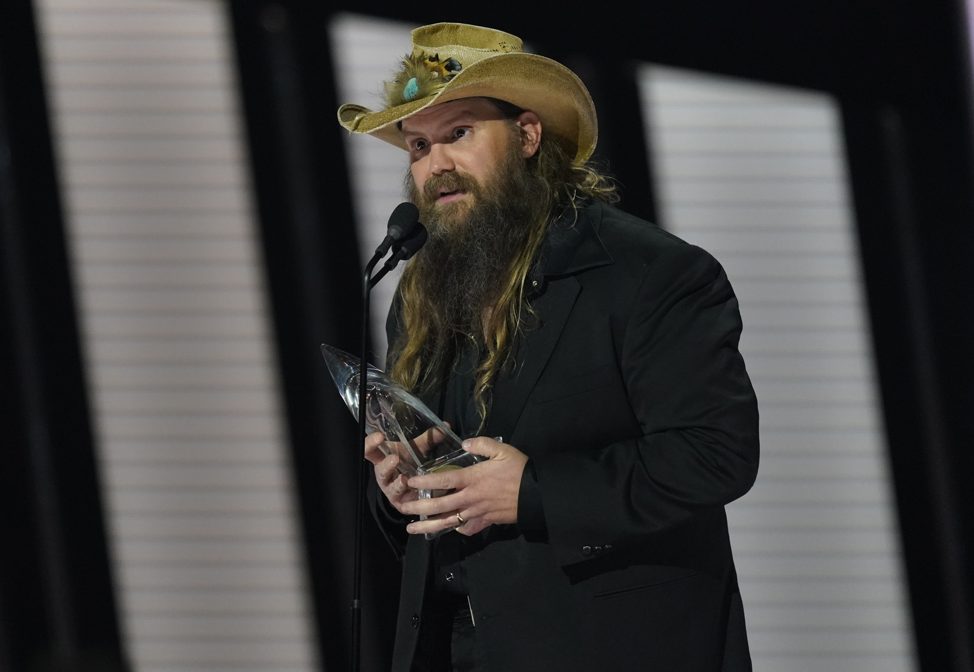 List Of Winners At CMA Awards, Led By Stapleton, Combs - Bloomberg