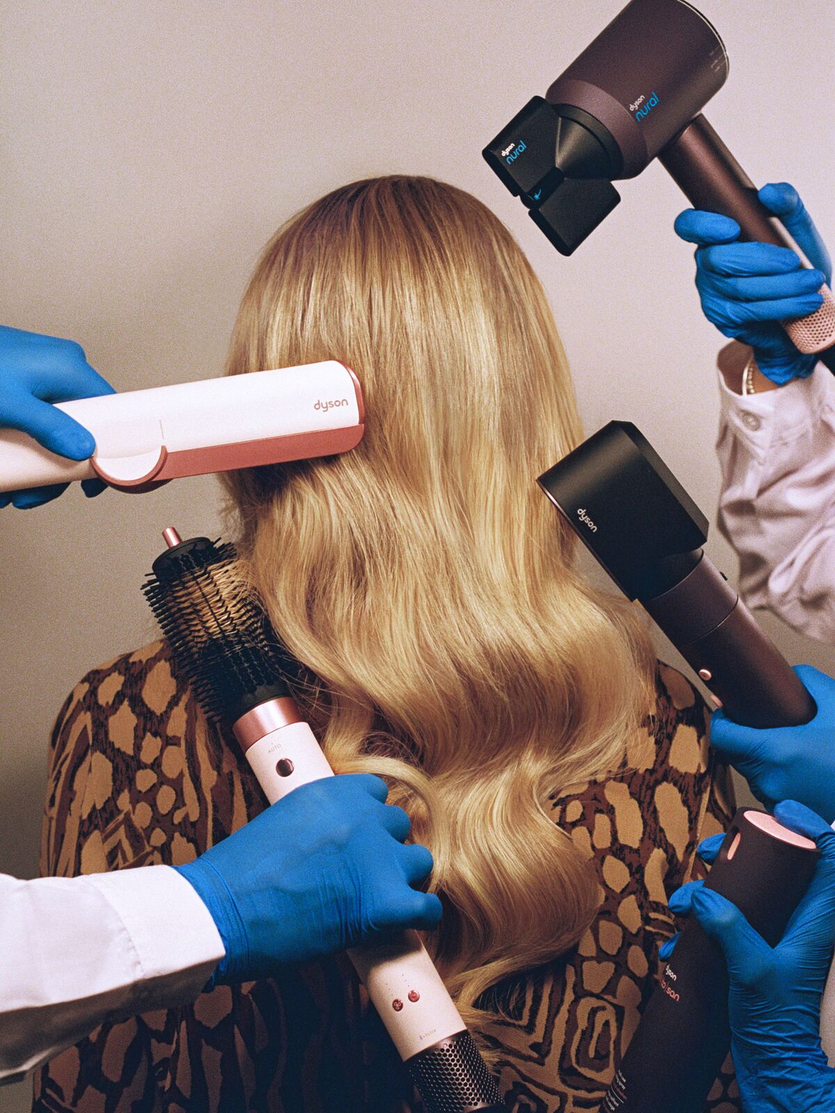 ダイソン、エンジニア発の高級製品でヘアケア業界に革新もたらす