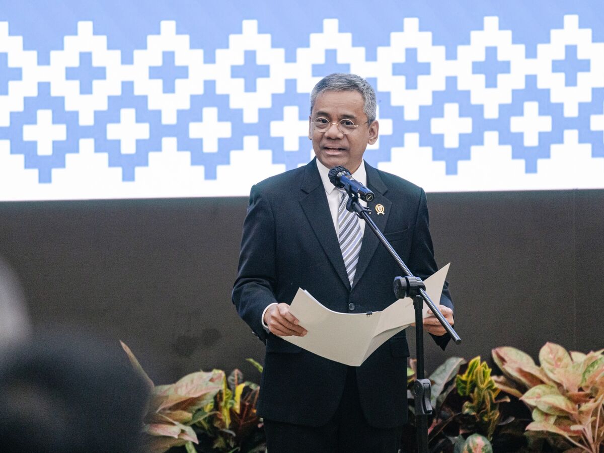bloomberg.com - Ramsey Al-Rikabi - Steady Hands to Steer Indonesia's Economy After Latest Political Drama