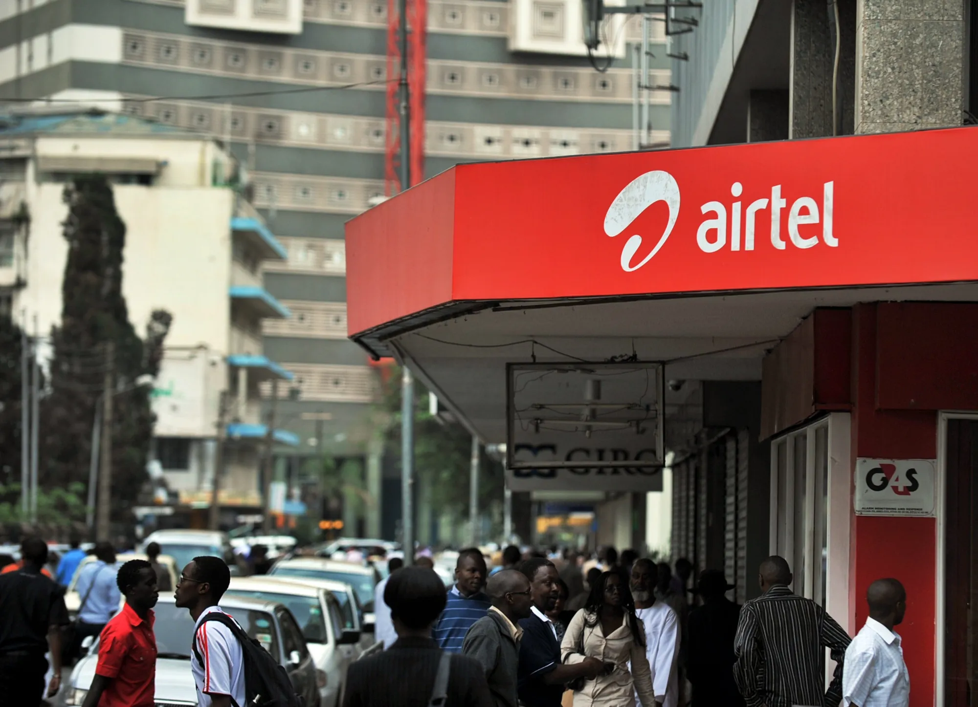Africa’s second-biggest telecom operator has held discussions with potential advisers about listing Airtel Money as soon as this year.