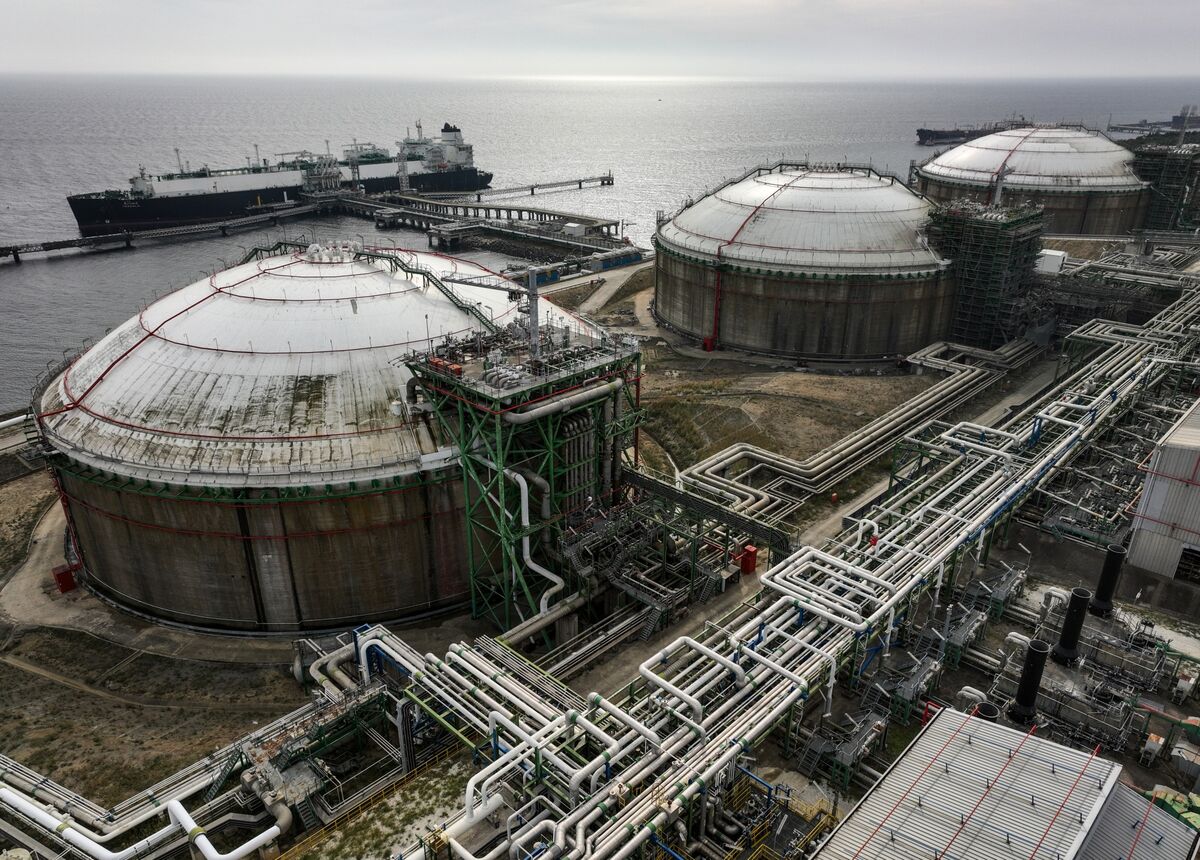 Turkey Goes on LNG Spree in Milan to Guard Against Russia Risks