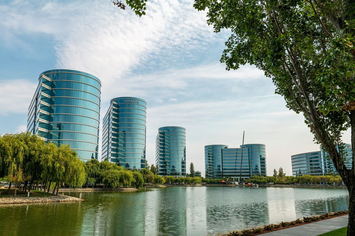 Bullish Oracle Options Holders In Line for $1.5 Billion Windfall