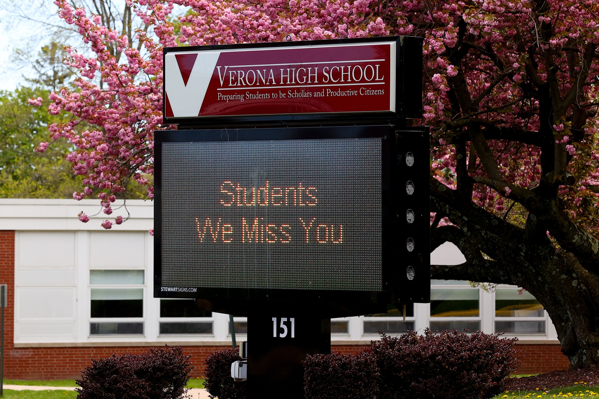 N.J. Schools to Shut for Rest of Academic Year, Murphy Says Bloomberg