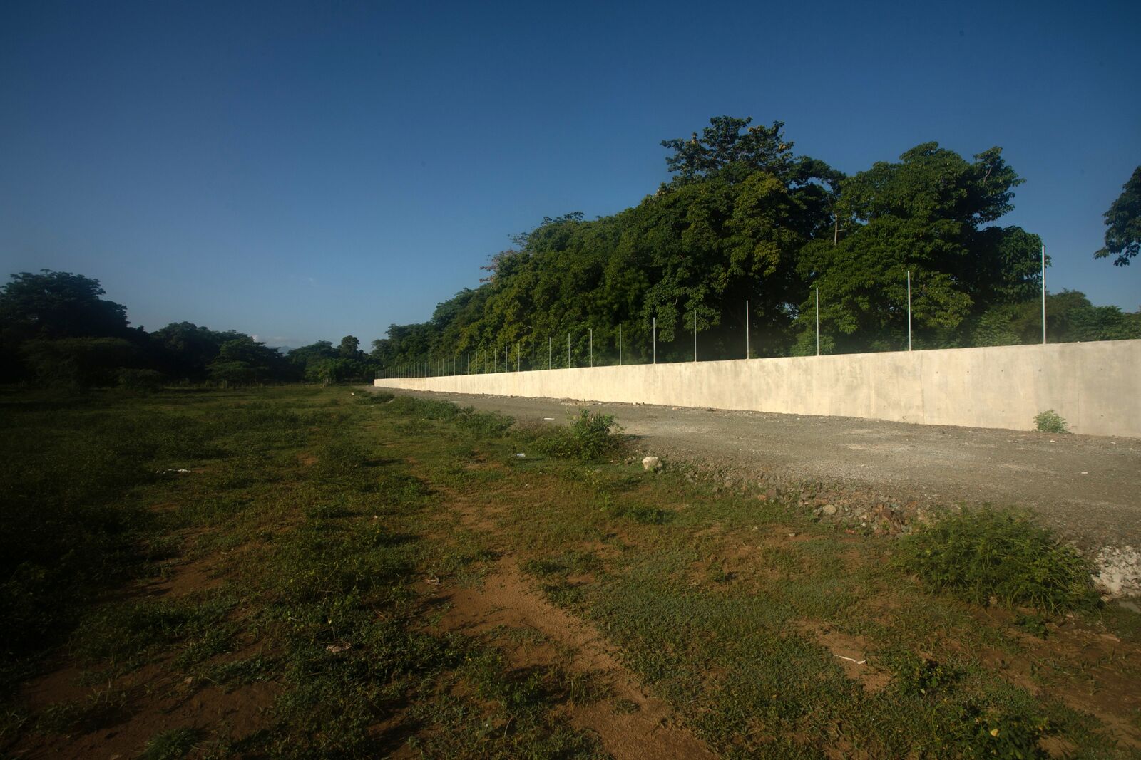 Dominican Republic border wall