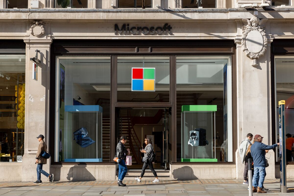 🟪"Microsoft annuncia tagli drastici ai posti di lavoro: focus sull'intelligenza artificiale"