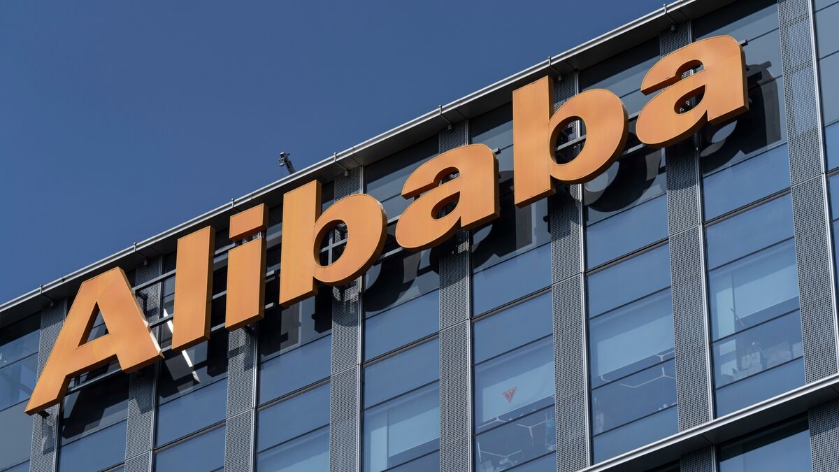 Finance: Alibaba's shares fell sharply following its latest earnings report, which revealed a decline in revenue and weaker-than-expected guidance. The company reported a 1% drop in quarterly revenue to $30.7 billion, raising concerns about its growth amid