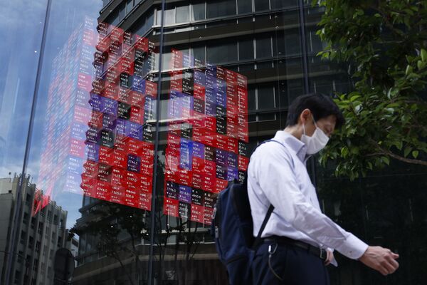 Asia Stocks Mixed, Treasuries Echo Europe Sell-Off: Markets Wrap