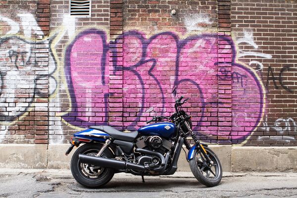 Harley Davidson Street 750 Review Bloomberg The 2017 Harley Davidson Street 750 Is Larger Of Two Models In Series