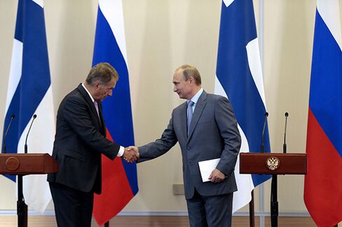 President Sauli Niinistoe and President Vladimir Putin