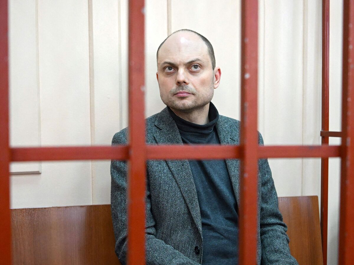 Vladimir Kara-Murza, Russia Opposition Activist, Sentenced to 25 Years ...