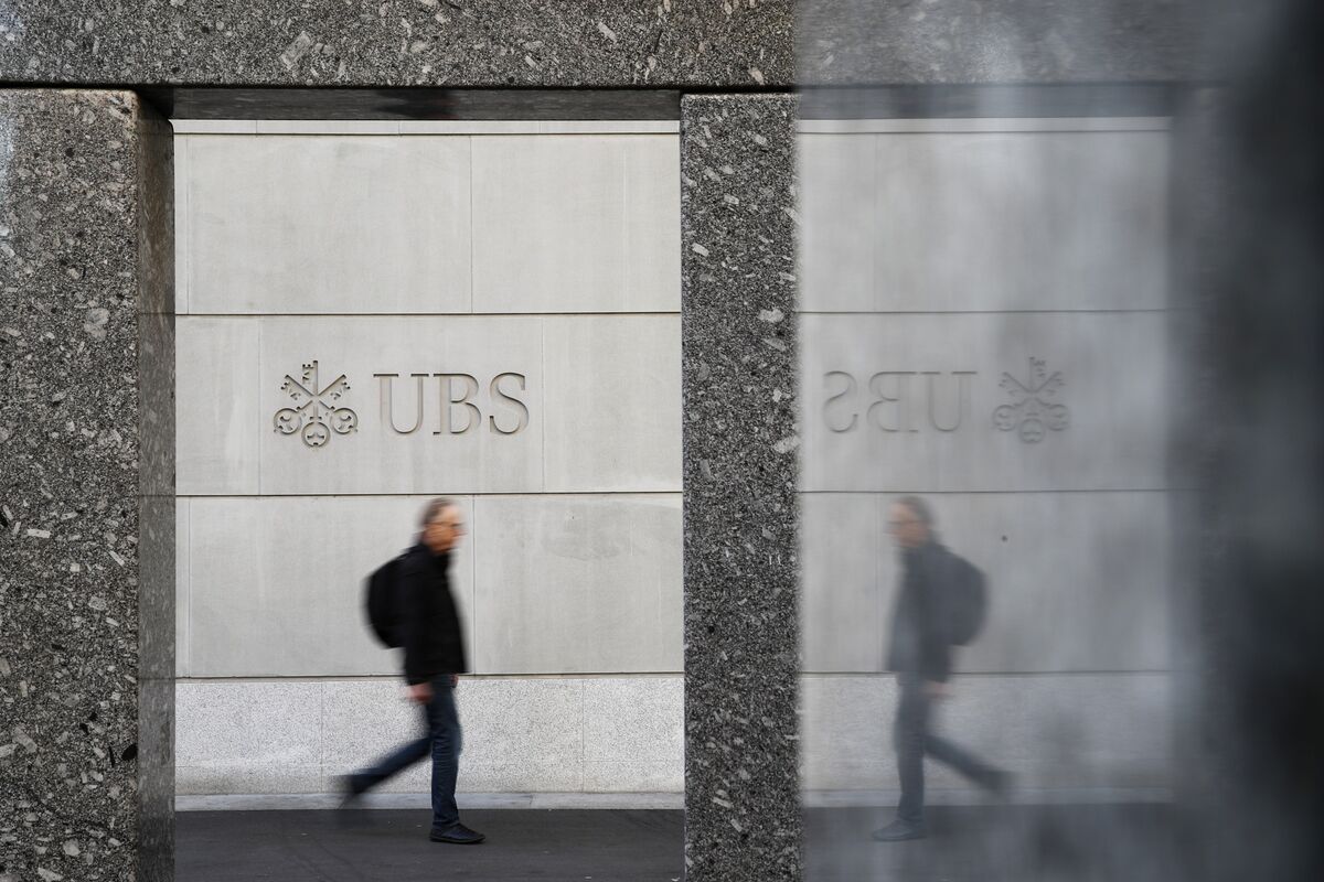 UBS Wealth Unit Revamp Gathers Pace With 500 Jobs Set to Go - Bloomberg