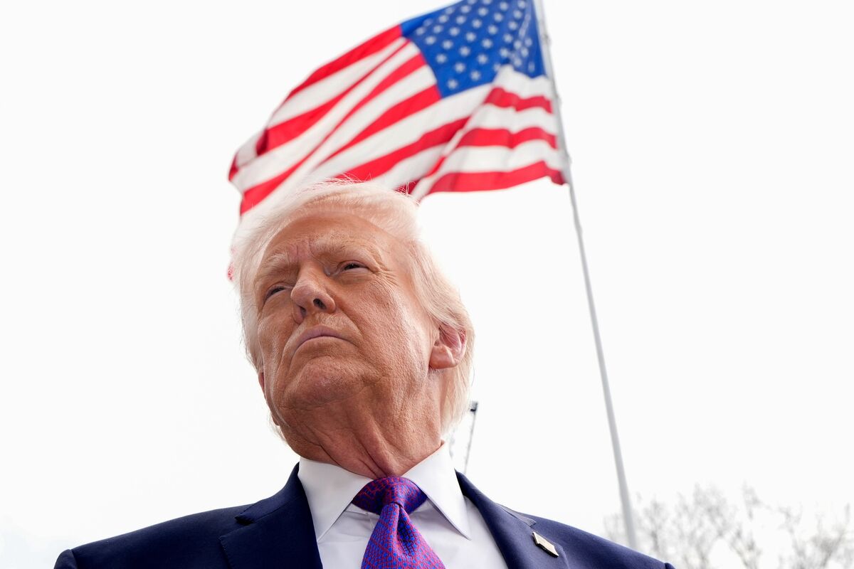 Trump Floats Xi Summit Delay If China Doesn’t Help in Hormuz