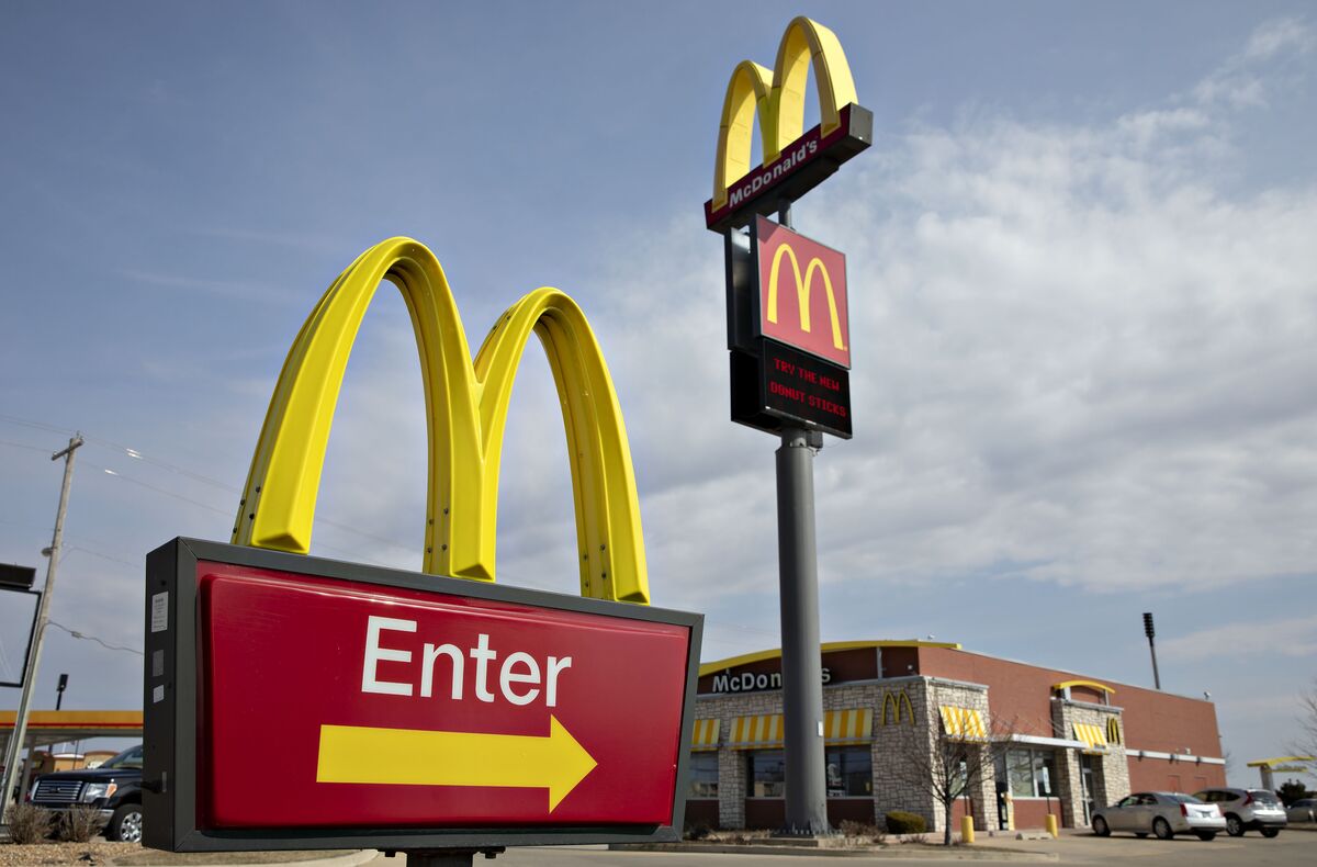 Connecticut RestStop McDonald's Are New ‘Fight for 15’ Target Bloomberg