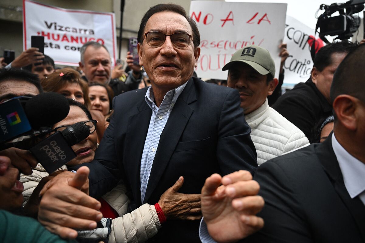 Peru Transfers Vizcarra From Presidential Prison to Common Jail