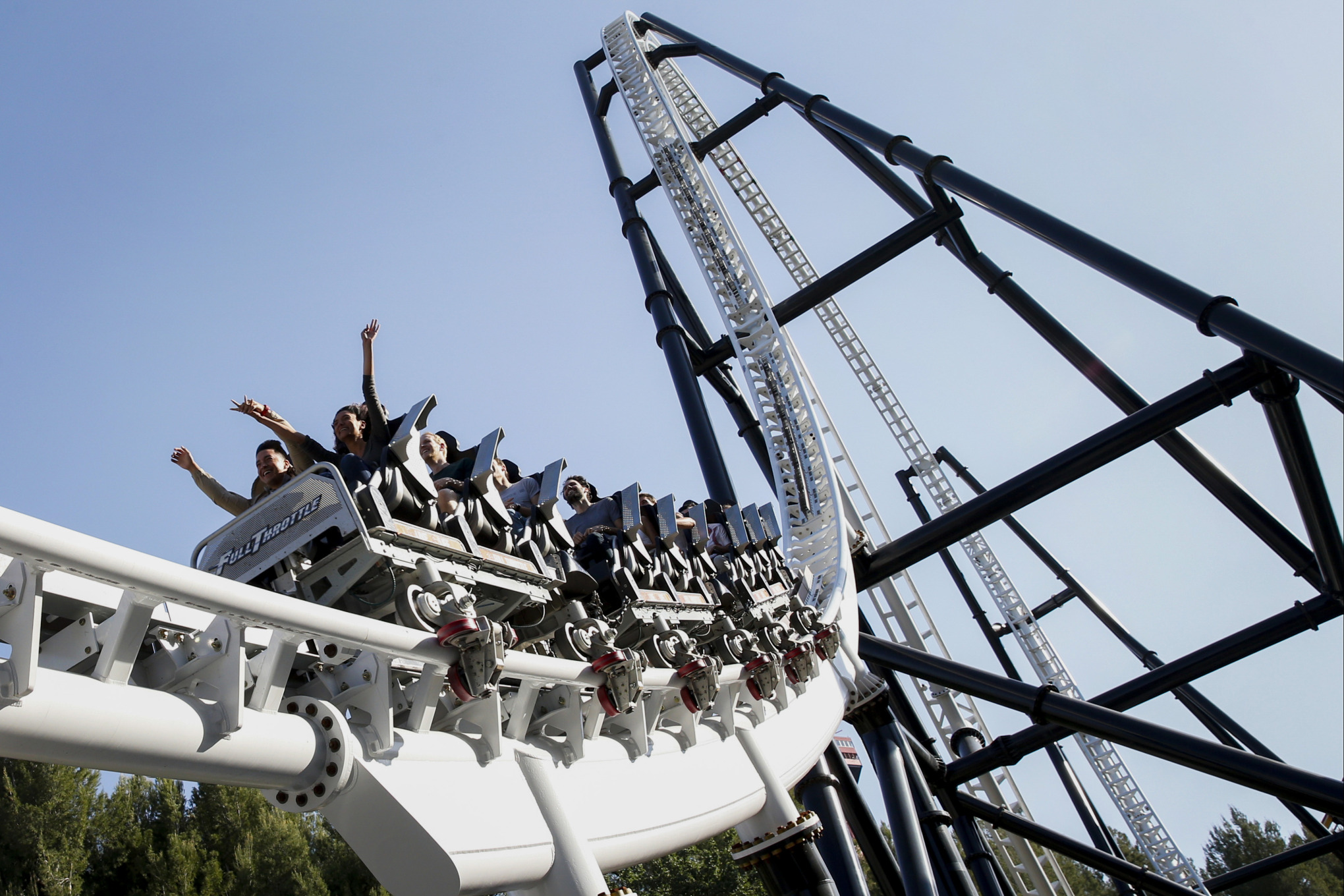 Six Flags Rides & Attractions  Magic Mountain in Santa Clarita near LA