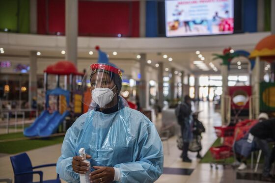 Surging Death Toll Fails to Convince Vaccine-Wary South Africans