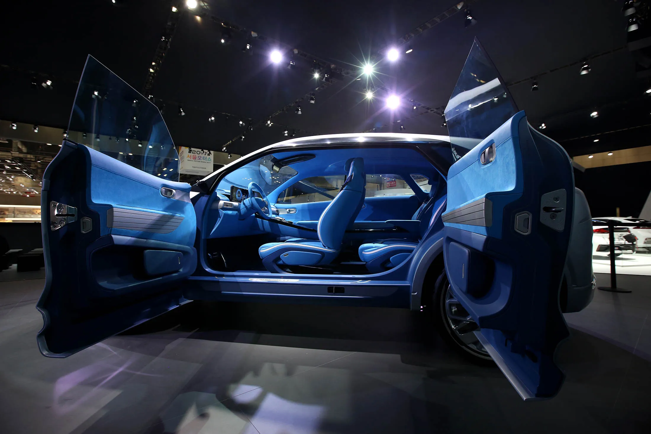 A Hyundai Motor Co. FE fuel cell concept sports utility vehicle (SUV) stands on display during the press day of the Seoul Motor Show in Goyang, South Korea, on Thursday, March 30, 2017. Hyundai, the first automaker to mass-produce fuel-cell vehicles, plans to unveil a new hydrogen-powered SUV next year with longer driving range than rival offerings by Toyota Motor Corp. and Honda Motor Co. as it attempts to reclaim leadership in the field.
