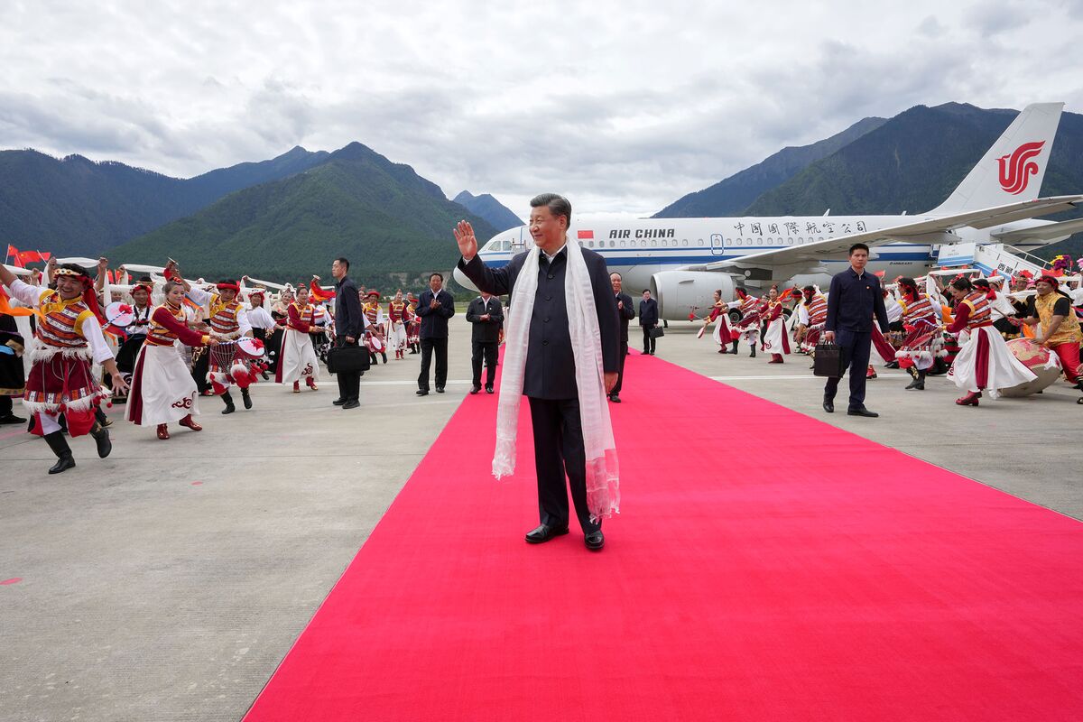 Xi Ties His Legacy and China’s Economy to $167 Billion Dam