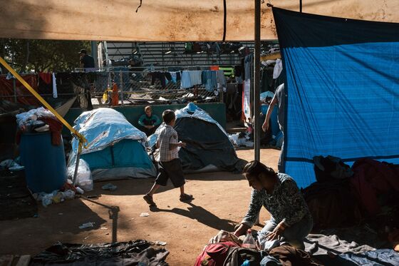 Caravan Confronts Mexican President-Elect With Immediate Crisis