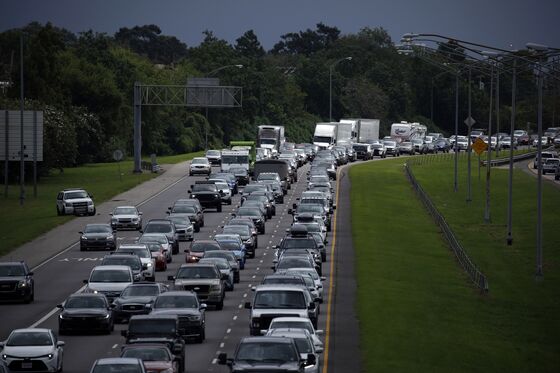 Ida Roars Toward Louisiana With Near Record-Setting Winds