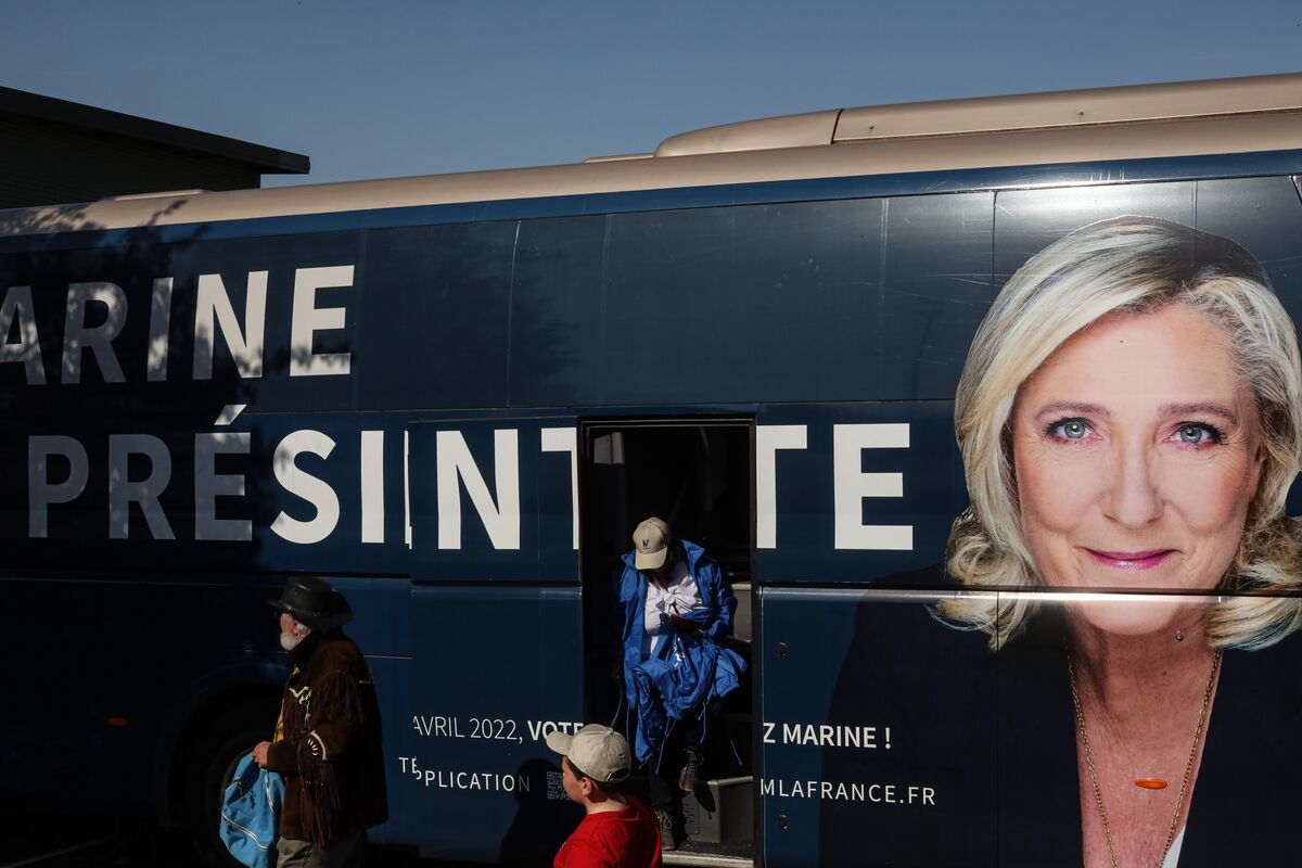 Marine Le Pen Should Be Tried in EU Funds Case, Paris Prosecutors Say -  Bloomberg