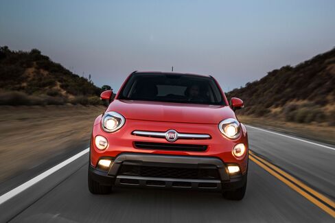 The 2016 Fiat 500X has a 180-hp, 2.4-liter four-cylinder engine. A multimode system provides three settings for driving.