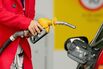 Australia Fuel Crunch Expands to Hundreds of Gas Stations