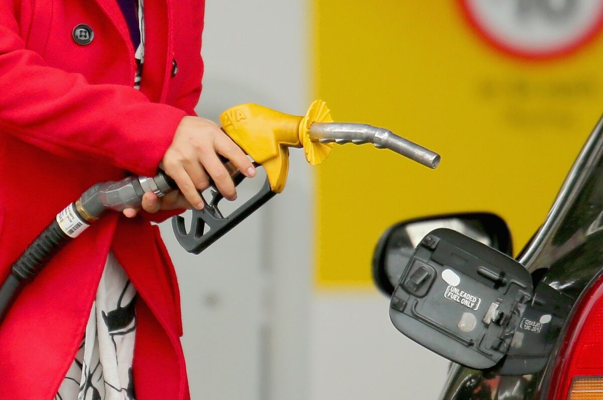 Australia Fuel Shortages Expand to Hundreds of Service Stations