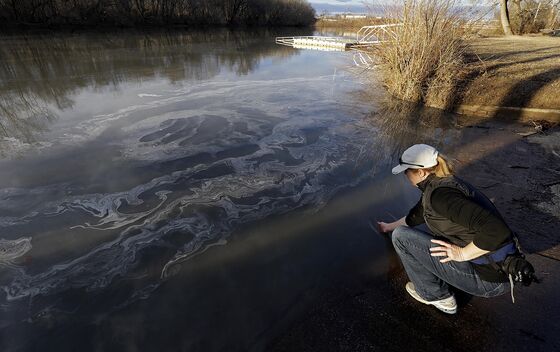 The Other Coal Fight: Red States Try to Drain Toxic Waste Ponds