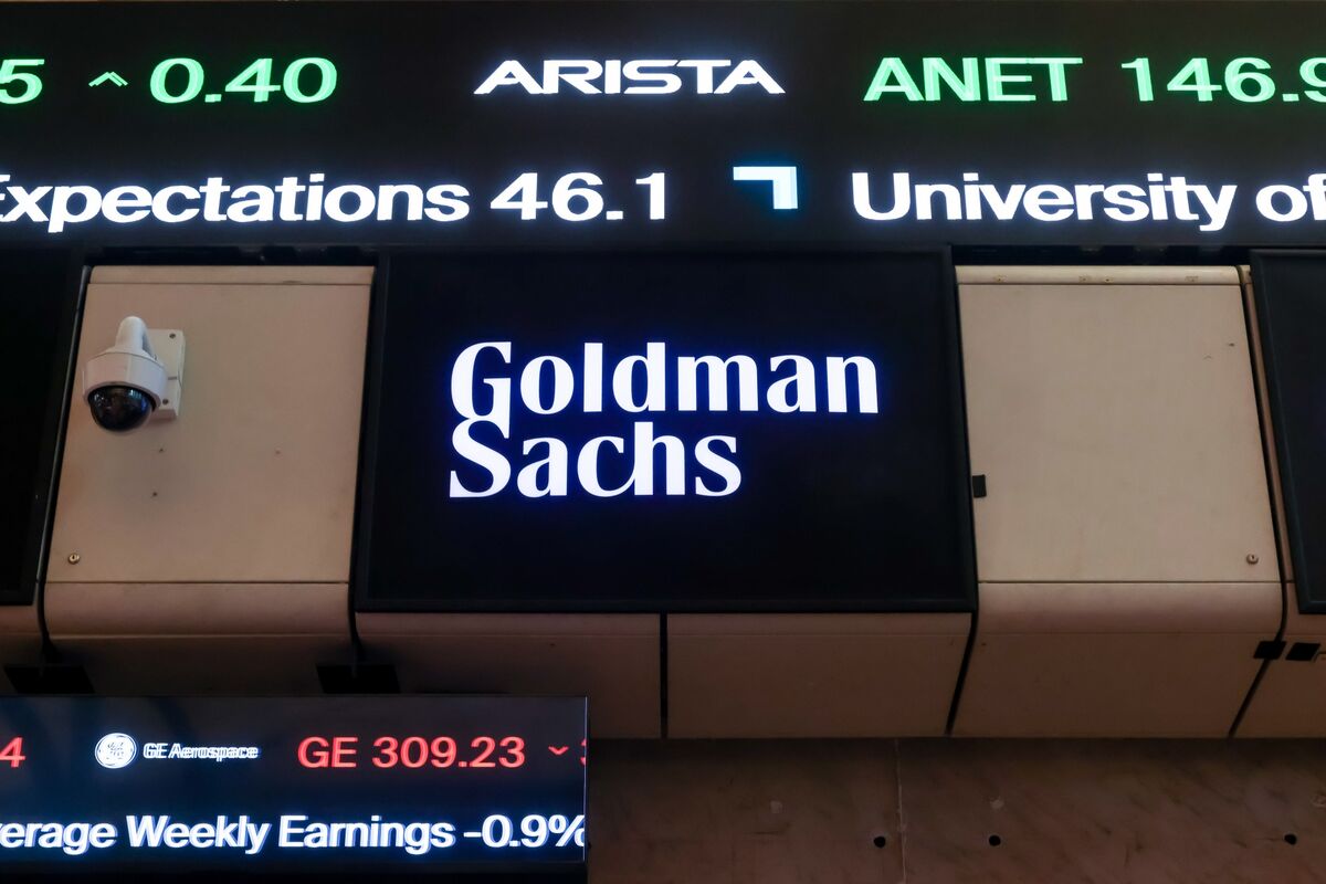 ゴールドマン、S&P500種の年末目標8000に引き上げ－強い企業業績受け 