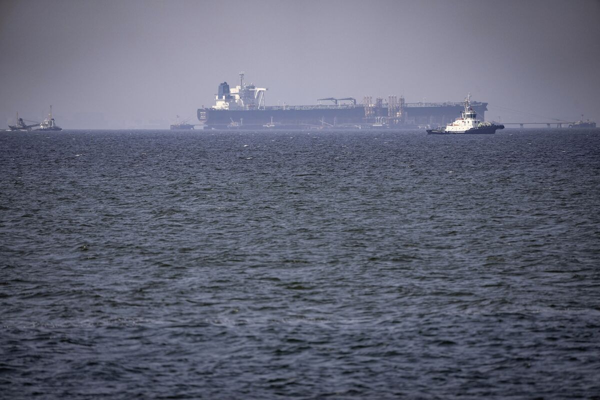 Saudis See Deeper Deficit as Wartime Spend Offsets Oil Spike