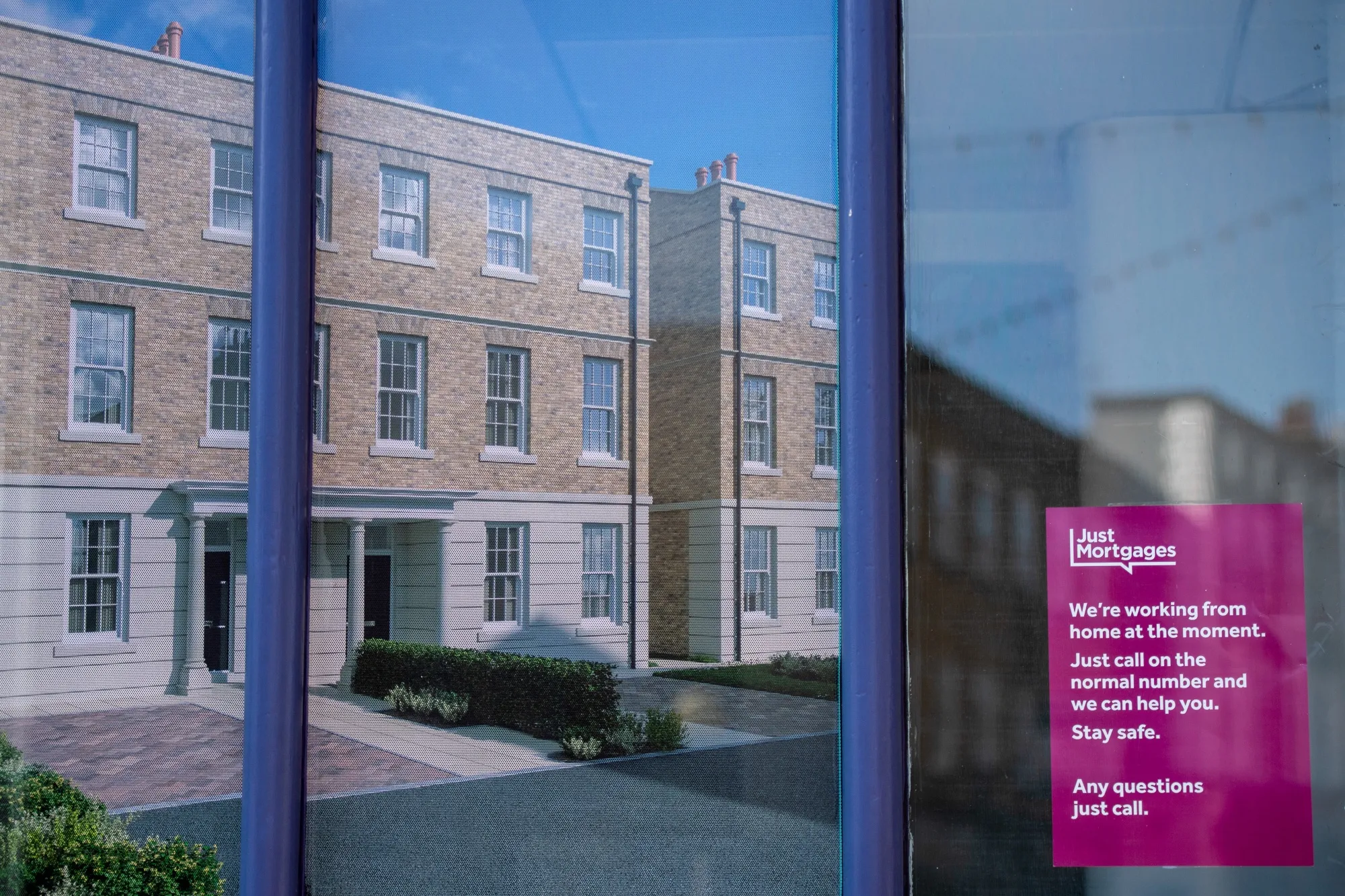 U.K. May Need Government to Step in as Housing Market Flatlines