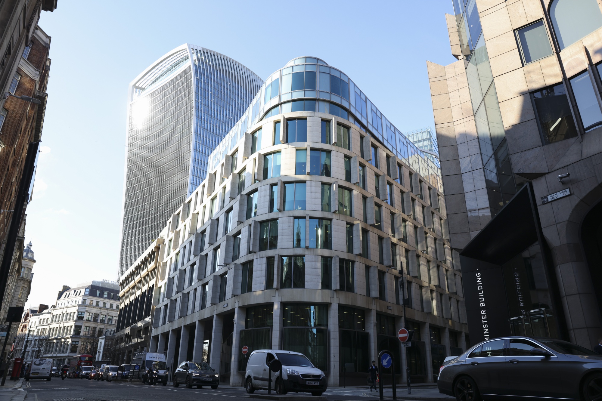 Billionaire Safra sells Bond Street block in £130m London property