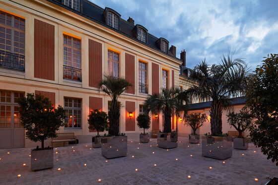 Live Like an Actual King in This Hotel on the Grounds of Versailles