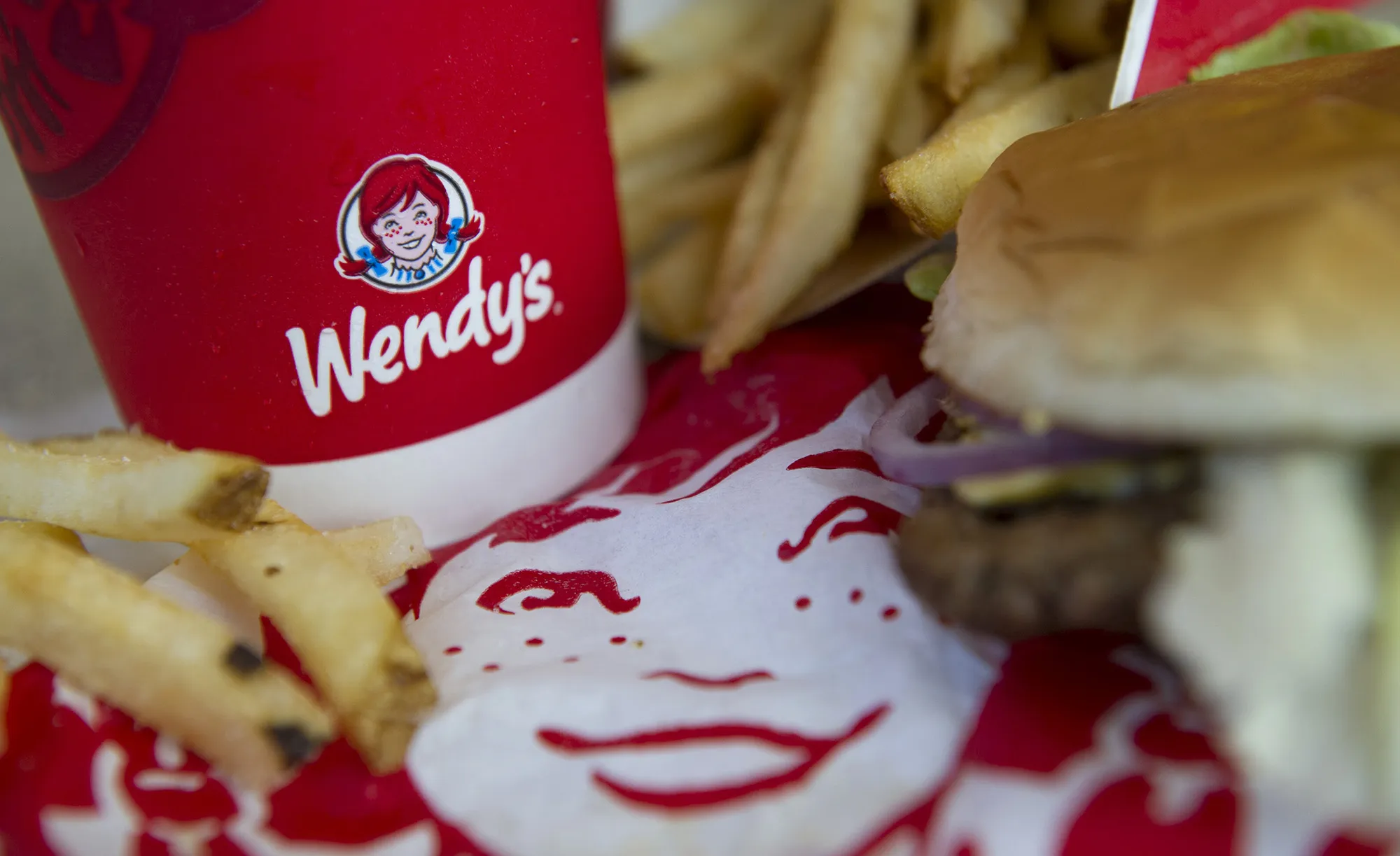 Wendys E Coli Outbreak Fast Food Chain Pulls Lettuce In Mideast Wen