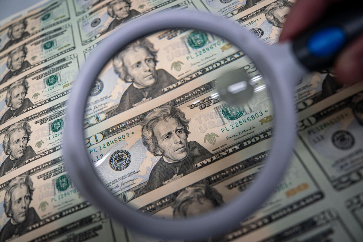 Dollar Rises Most in Two Weeks as Fed Seen as Being Less Dovish