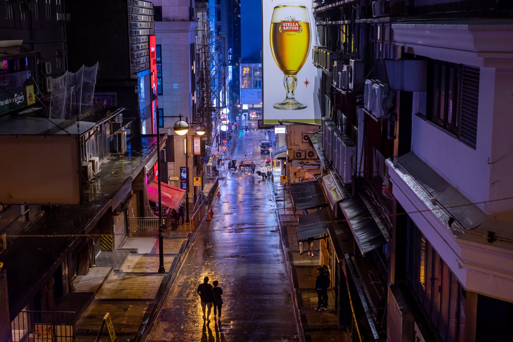 Η νυχτερινή ζωή στο Χονγκ Κονγκ καθώς η απαγόρευση του ποτού μπορεί να εξαφανίσει χιλιάδες μπαρ και εστιατόρια