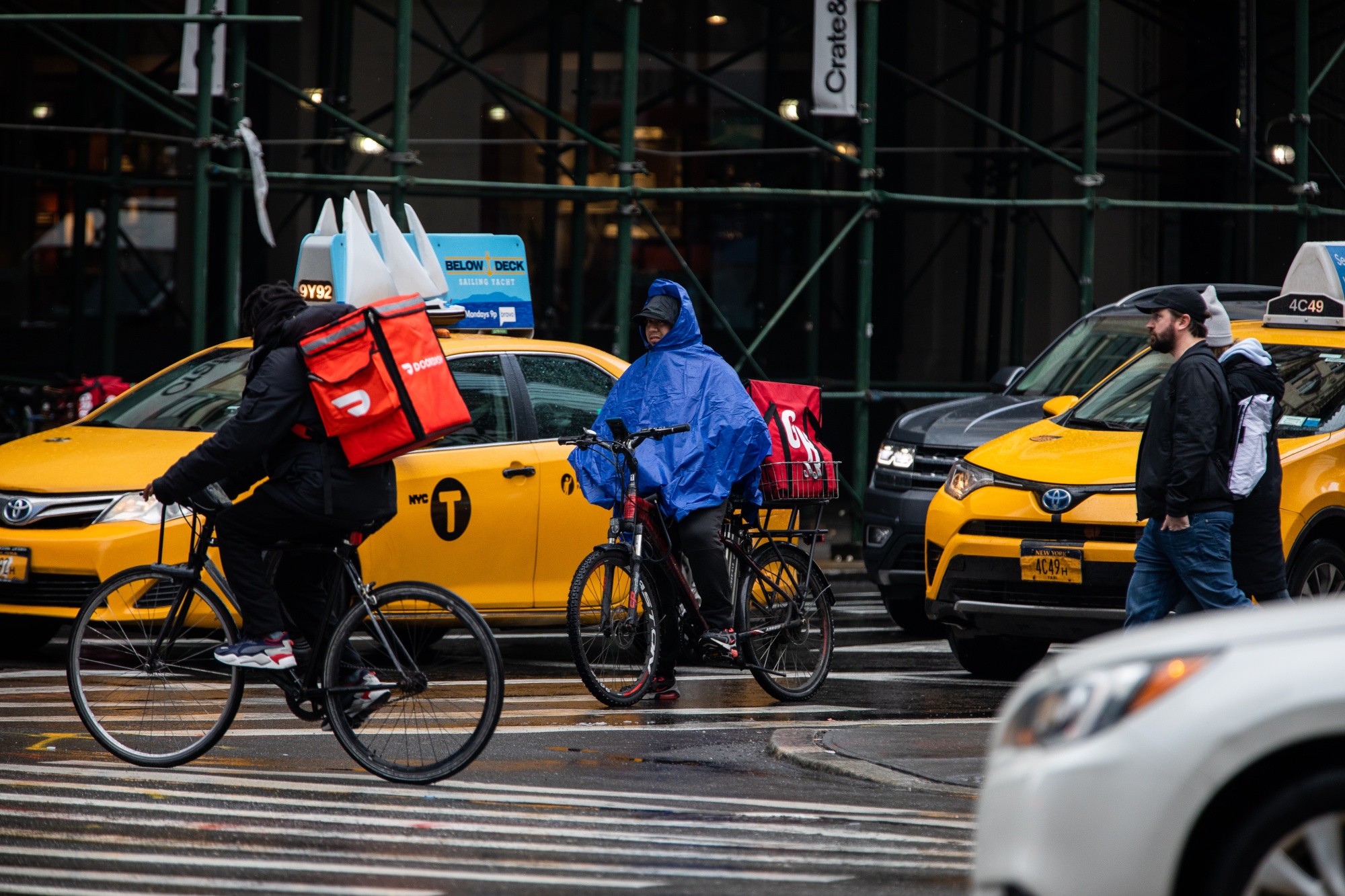 DoorDash, Uber sue NYC on deliverer wages