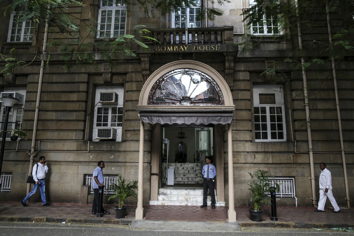 Tata Investors Turn Focus to Succession, Strategy as Chairman Set to Step Down