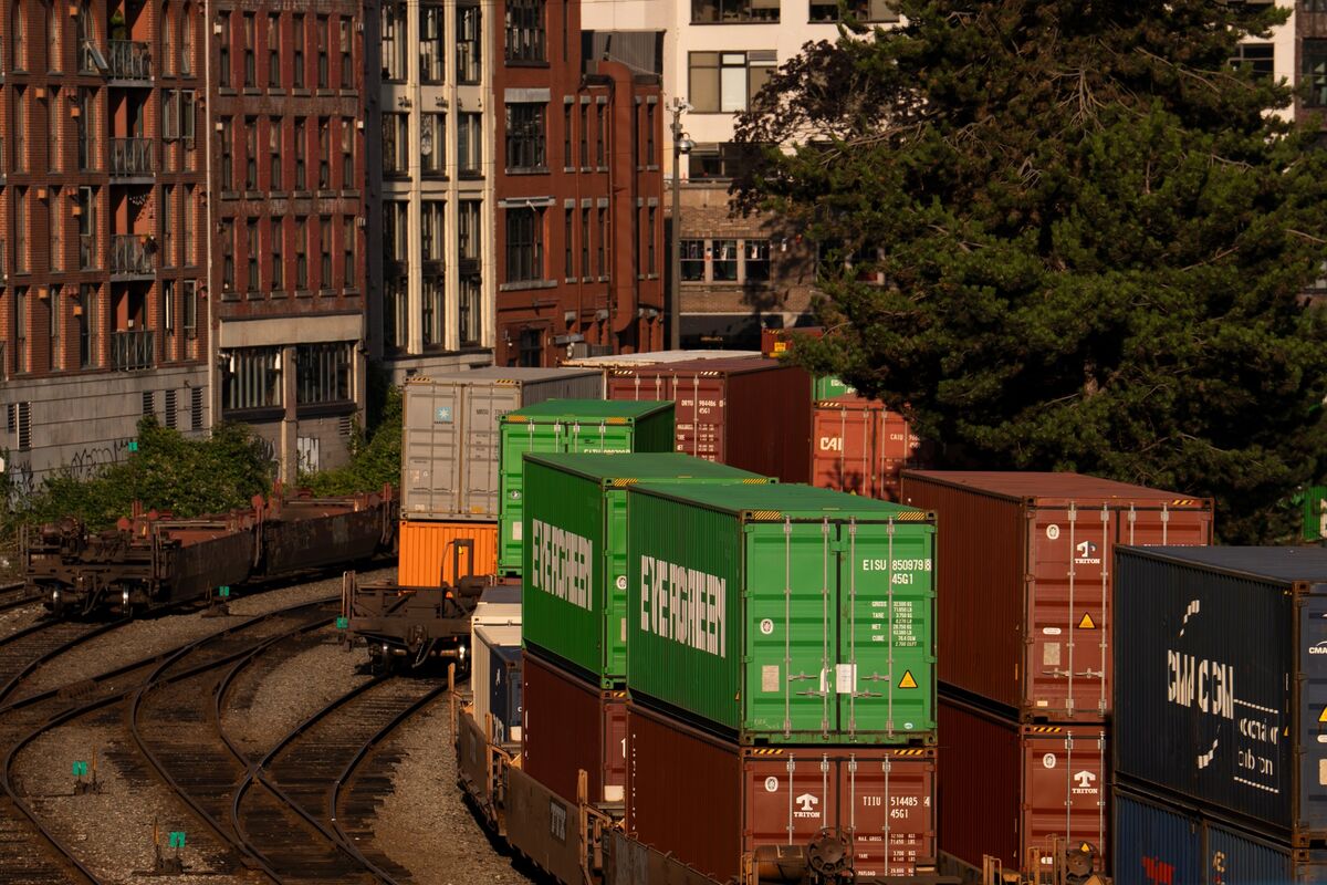 What Frost’s Neighbors Have to Say About Trump’s Tariffs