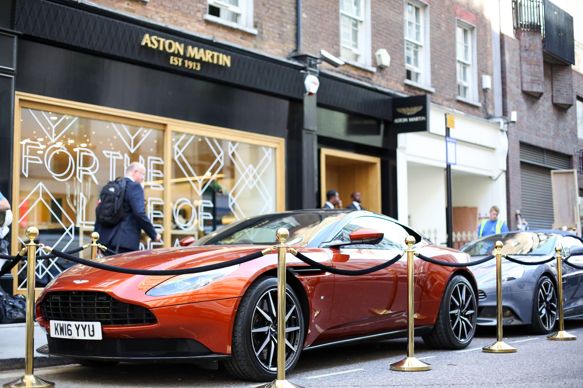 Aston Martin in Talks to Tackle $1.4 Billion Debt Pile - Bloomberg