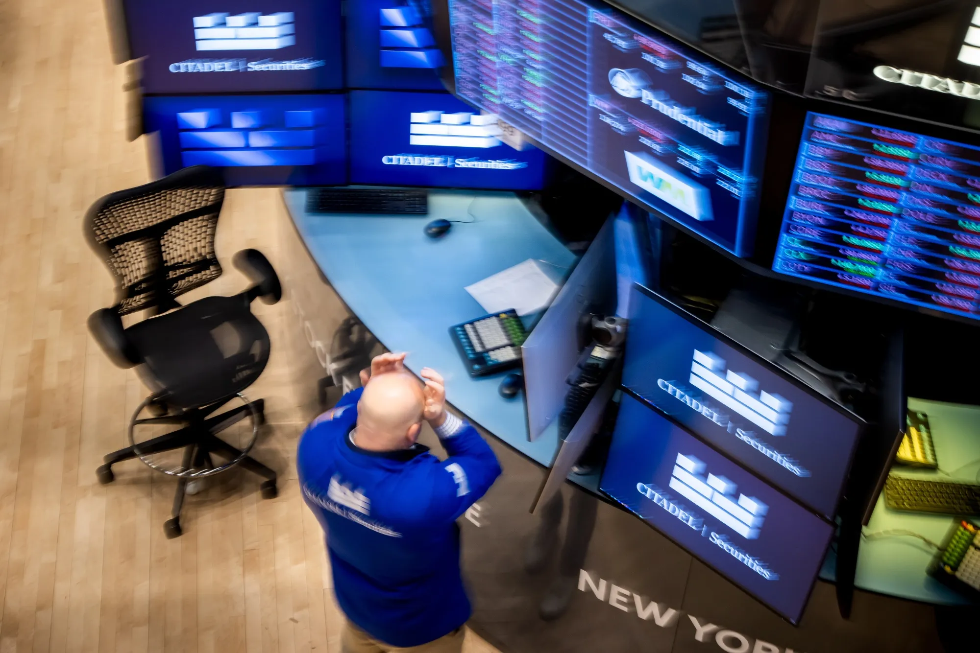 The president demurred when asked about the stock selloff, saying he hadn’t seen details and directed Treasury Secretary Scott Bessent to answer a reporter’s question during a cabinet meeting.