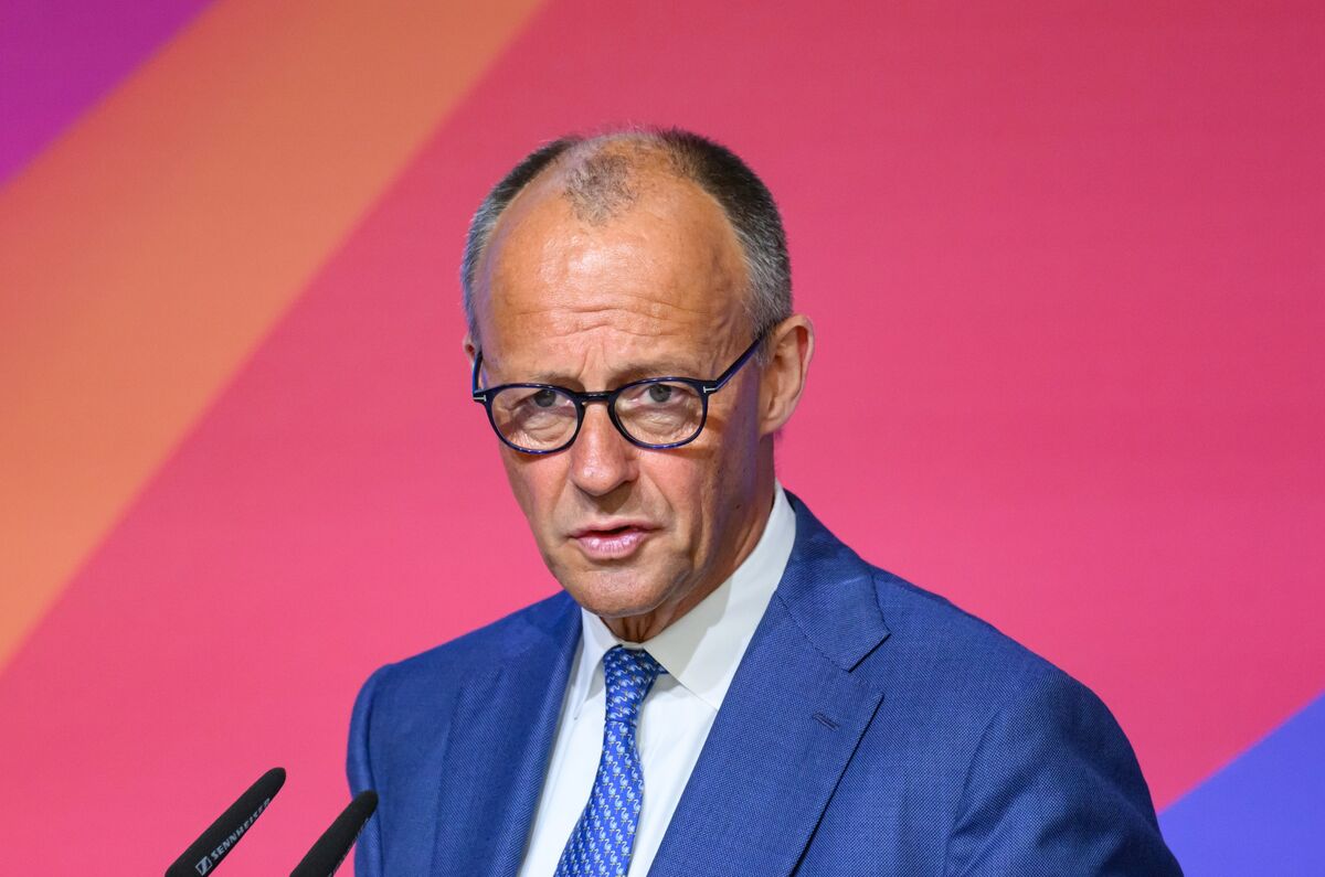 Merz Says Germany’s Nazi Past Bars Cooperation With Far Right