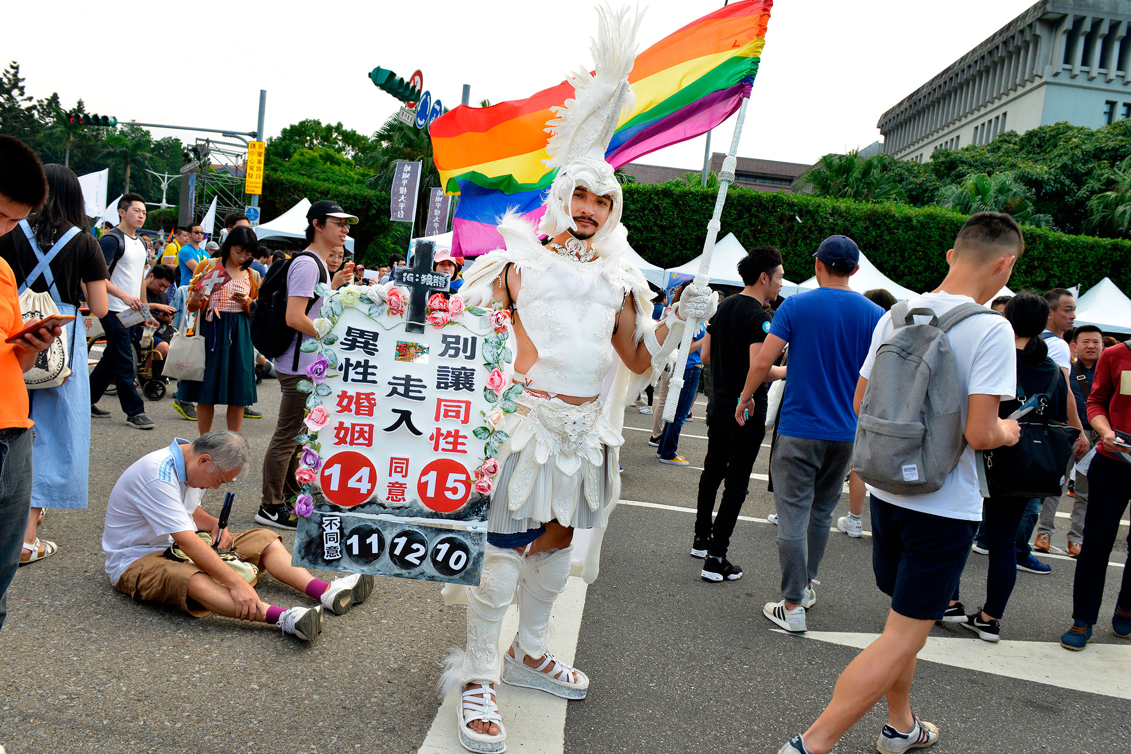 Taiwan Voters Reject Moves Toward Legalizing Same-Sex Marriage - Bloomberg