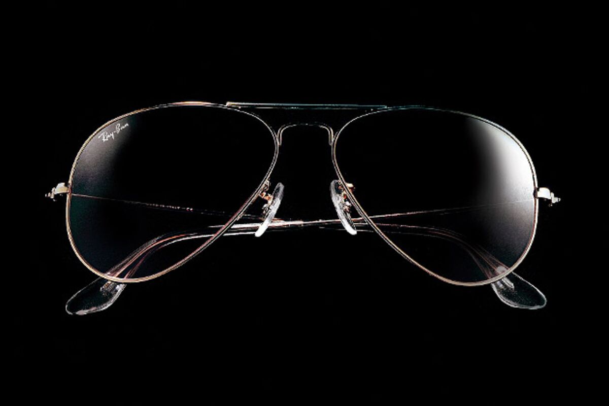 Luxottica, Rich on Ray-Bans, Sees Nothing to Fear in Warby Parker -  Bloomberg