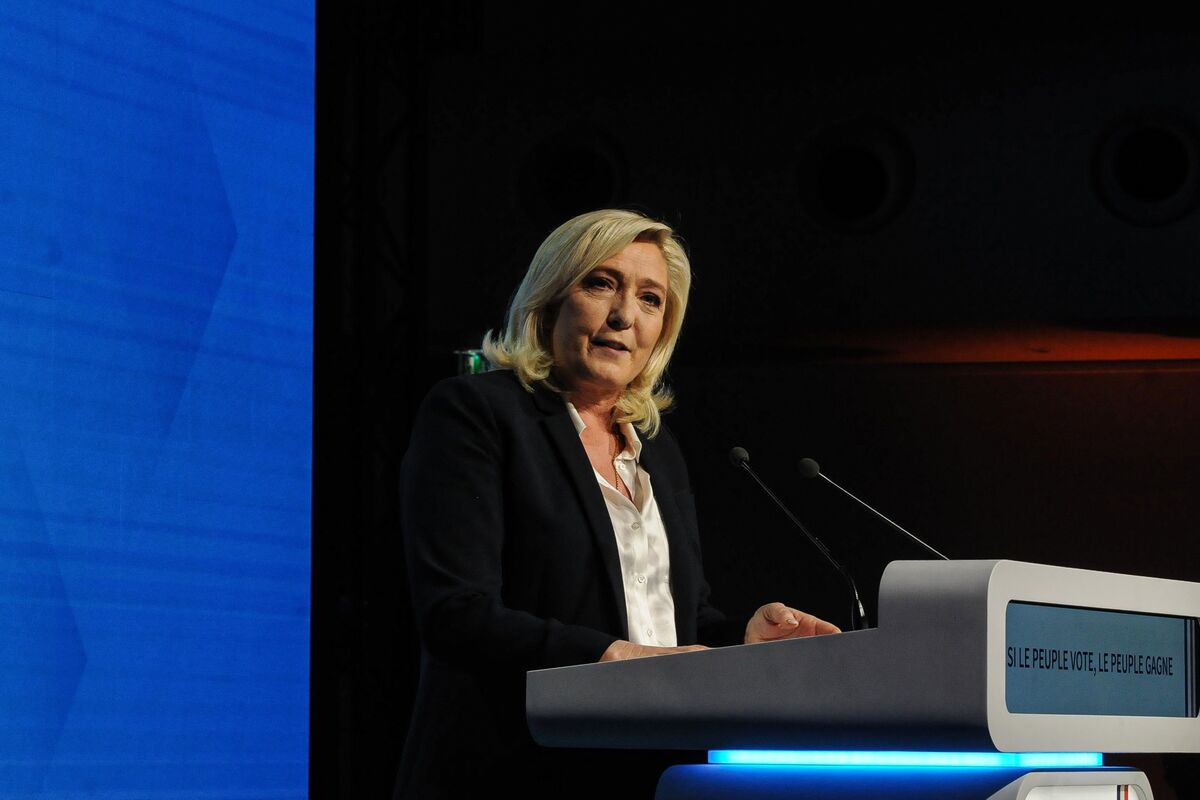 French Election: Le Pen’s Ties To Russia May Come Back To Haunt Her ...