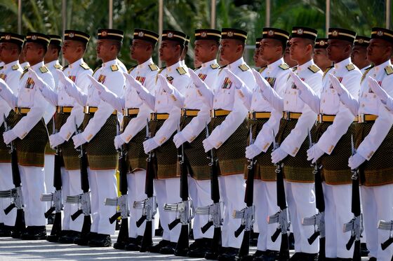 Malaysia Crowns Sultan Abdullah Sultan Ahmad Sixteenth King