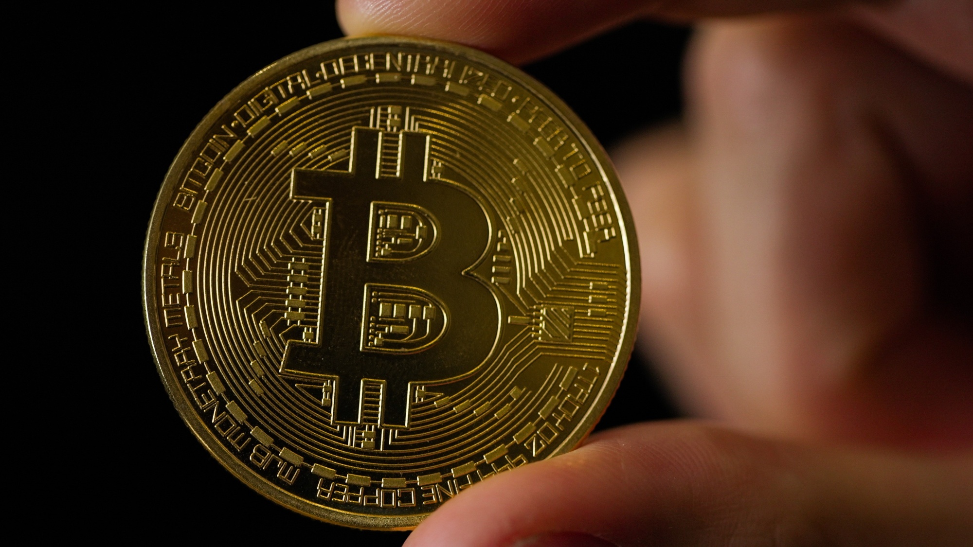 Bitcoin Volatility Strikes Again - Bloomberg