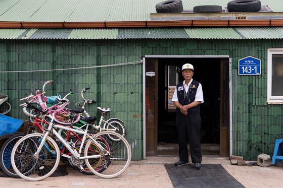 Fear Is Mounting on an Island at the Edge of North Korea