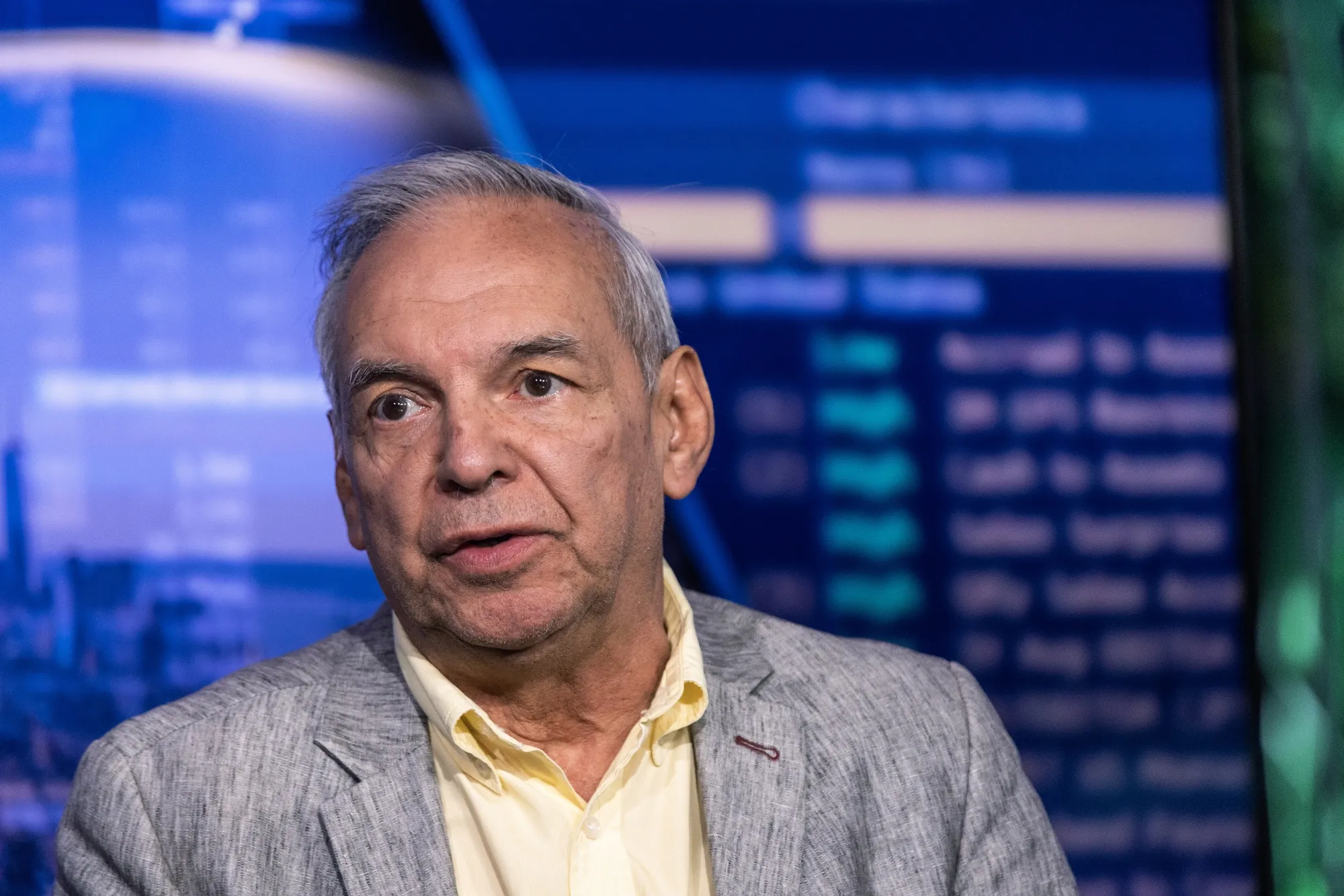 Colombia Finance Minister Ricardo Bonilla Urges Faster Rate Cuts After Weak GDP - Bloomberg